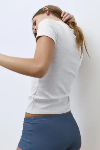 T-shirt ajusté à manches courtes