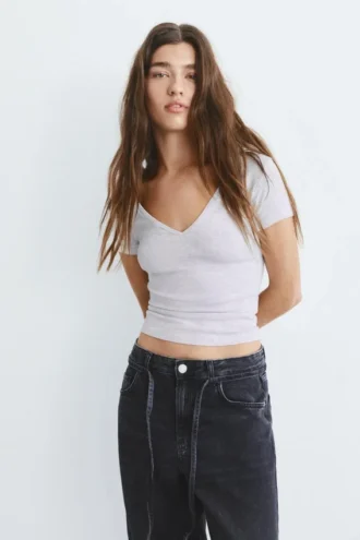 T-shirt à col en V