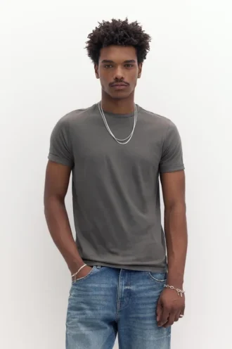 T-shirt coupe ajustée