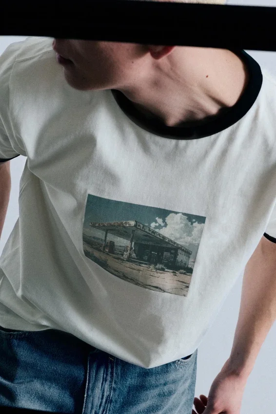 T-shirt à manches courtes avec bord-côte graphique T-shirt à manches courtes avec bord-côte graphique