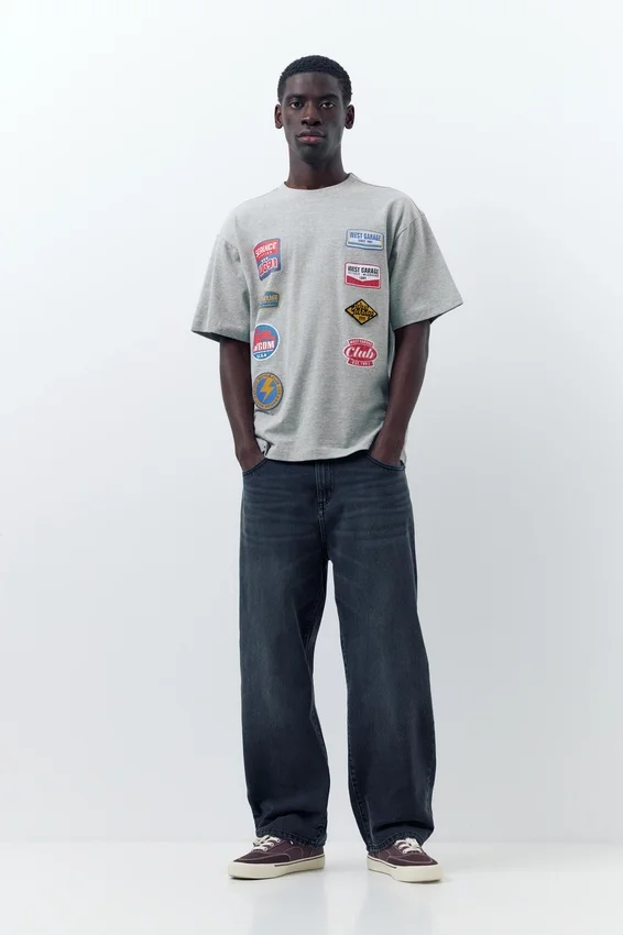 T-shirt à manches courtes avec patchs T-shirt à manches courtes avec patchs