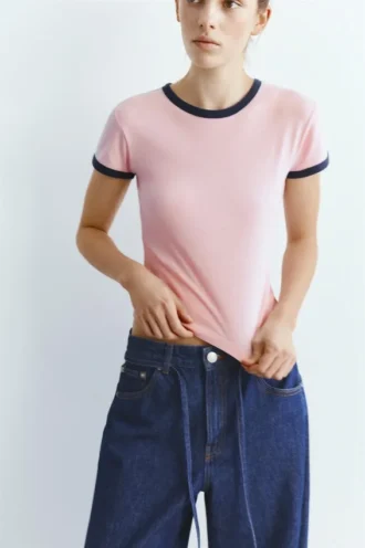 T-shirt à manches courtes et col roulé