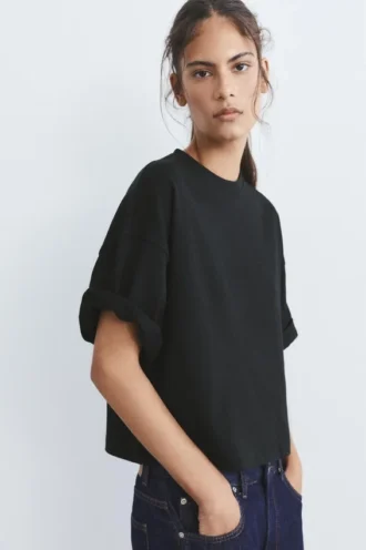 T-shirt à manches courtes et coupe carrée