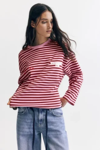 T-shirt rayé avec étoiles et slogan