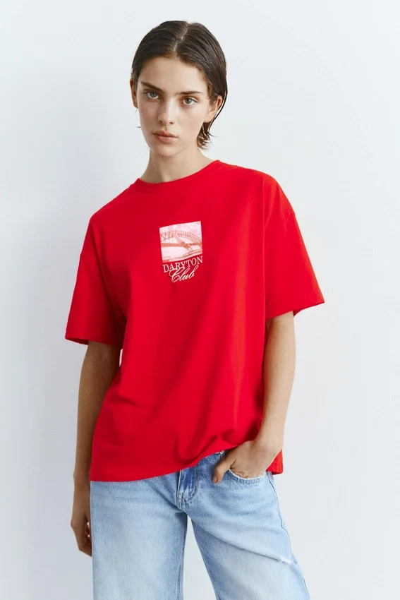T-shirt rouge à slogan T-shirt rouge à slogan