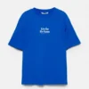 T-shirts bleus avec motifs et slogans T-shirts bleus avec motifs et slogans