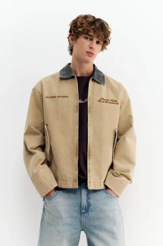 Veste avec col brodé contrasté