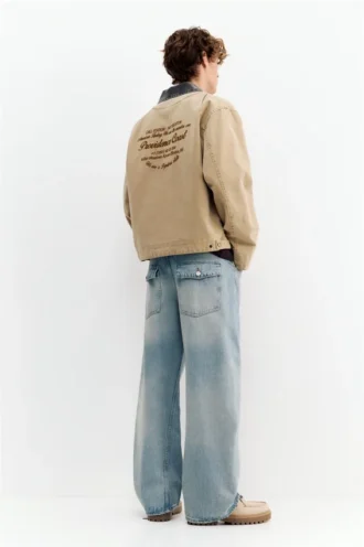 Veste avec col brodé contrasté